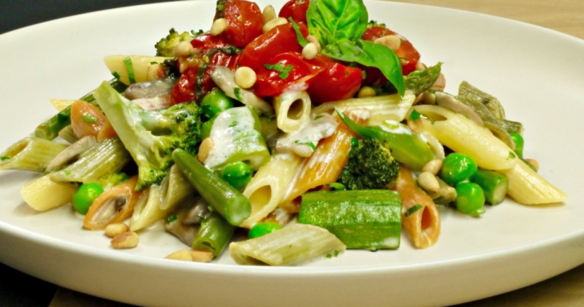 Ζυμαρικά με λαχανικά εποχής